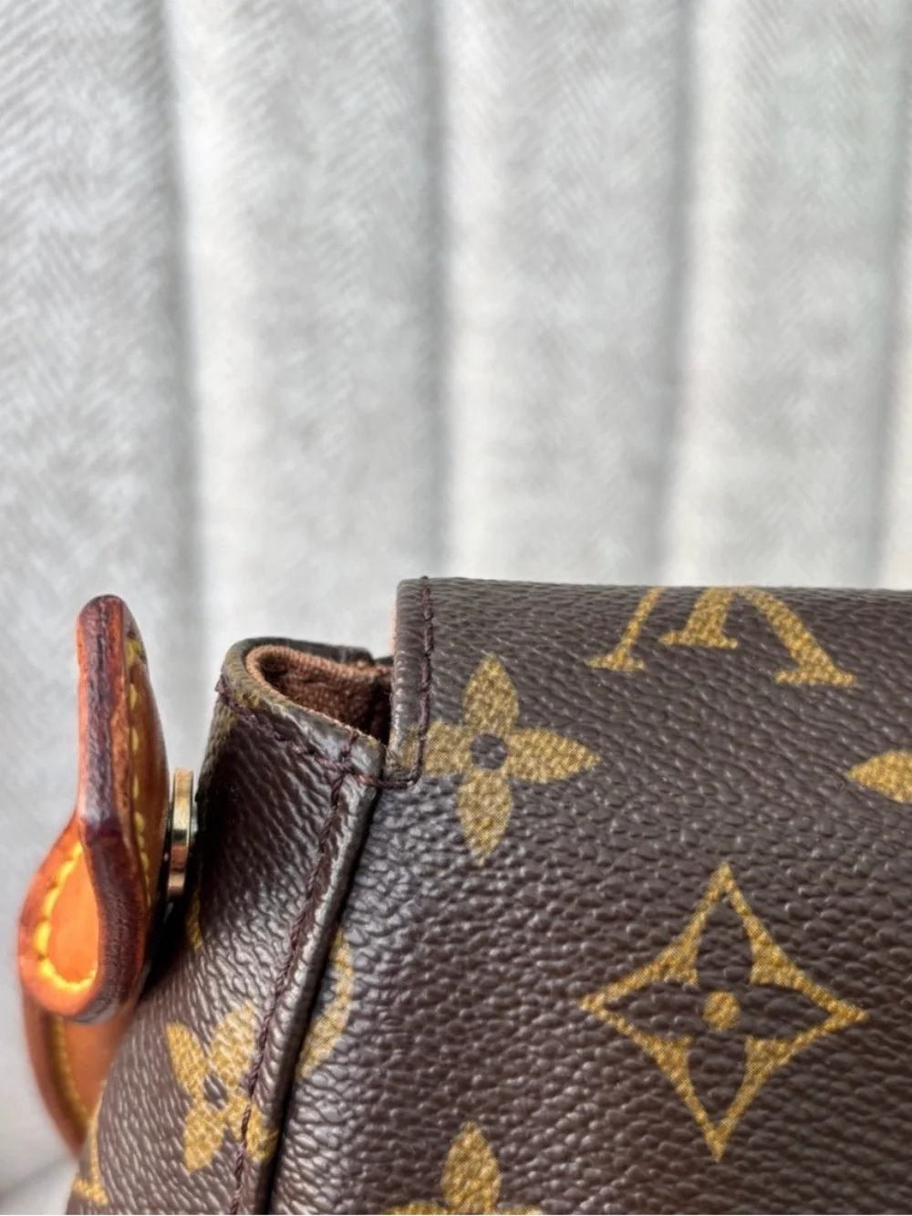 Louis Vuitton Mini Looping Vintage